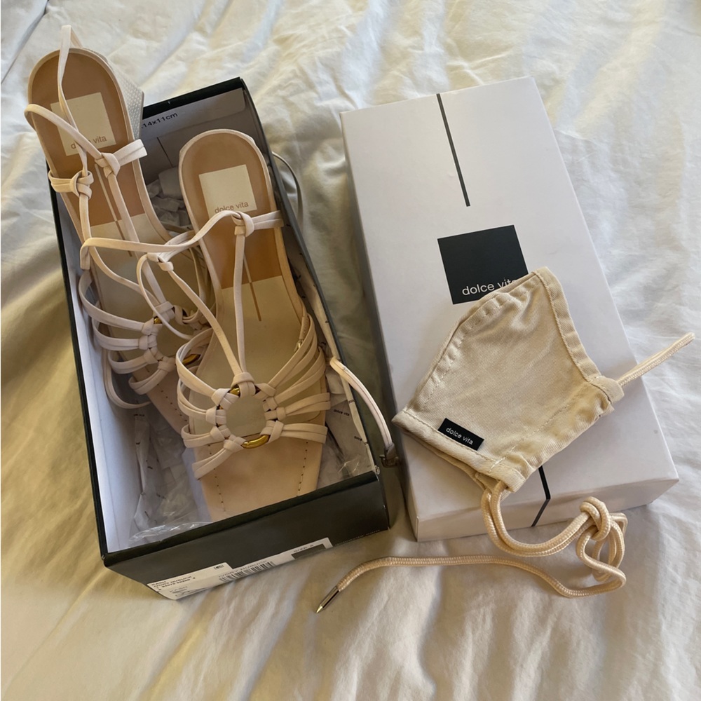 Dolce Vita Kash Sandals - Ivory Nubuck